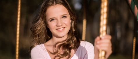 Amira Willighagen Official .
